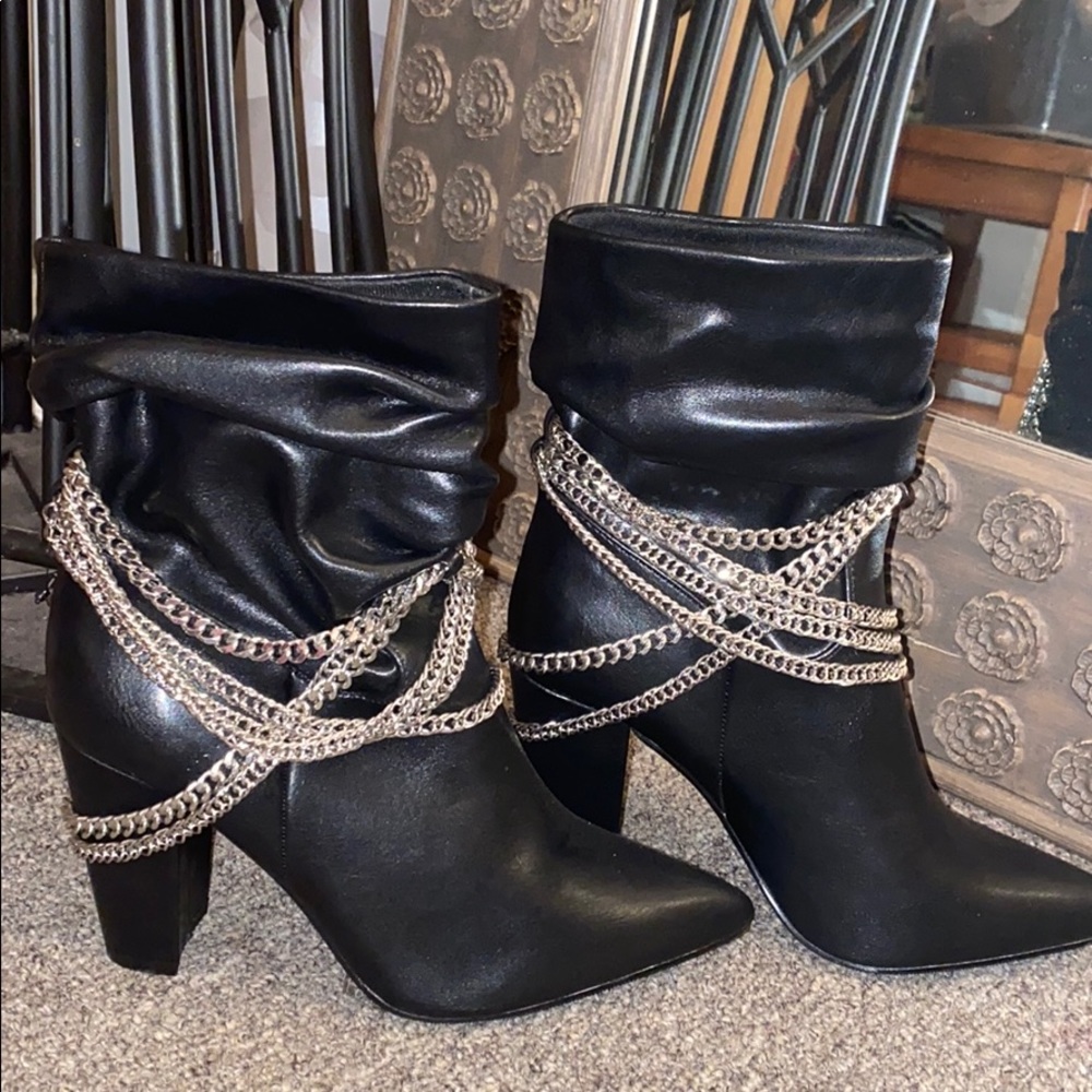 Pointy booties